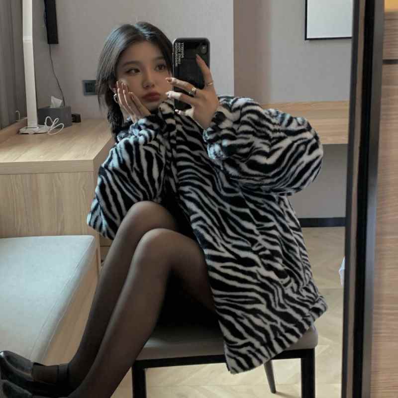 Abbigliamento in cotone 2021 nuovo stile retrò fantasia zebrata spesso velluto felpato ampio cerniera collo alto cappotto giacca da donna