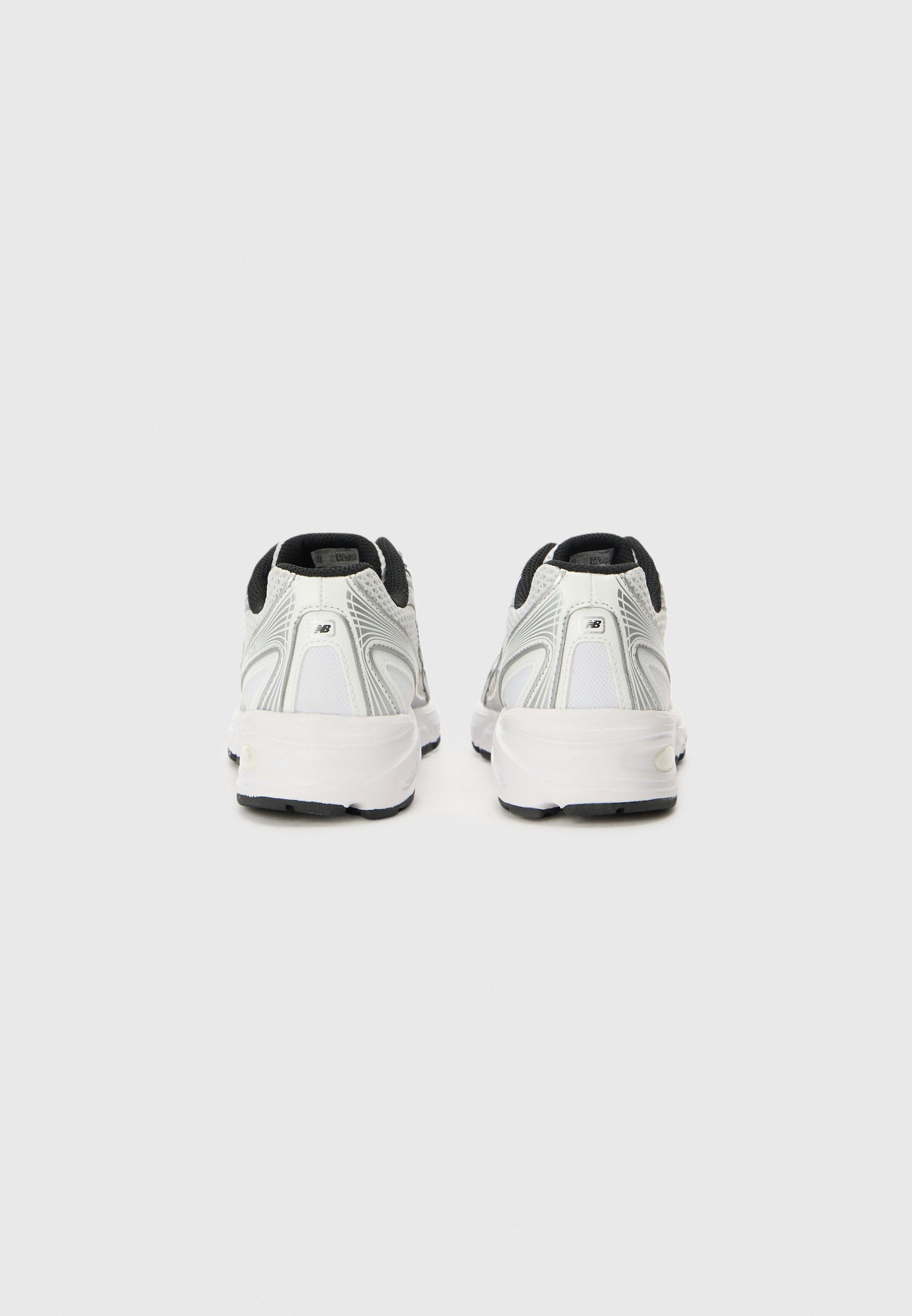 New Balance 740 - Sneakers - zilverkleurig