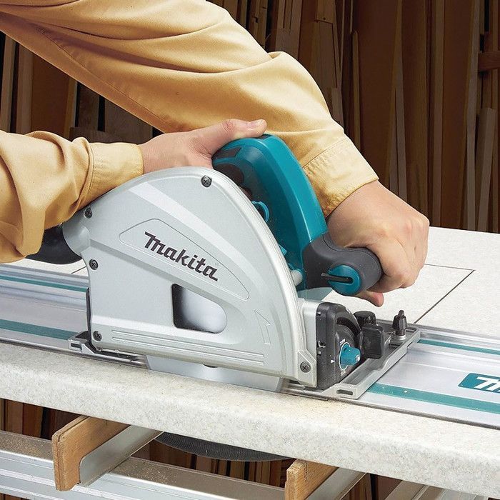Scie circulaire plongeante MAKITA 1300W 165MM en coffret MAK-PAC + Rail de guidage 1400 mm - SP6000J