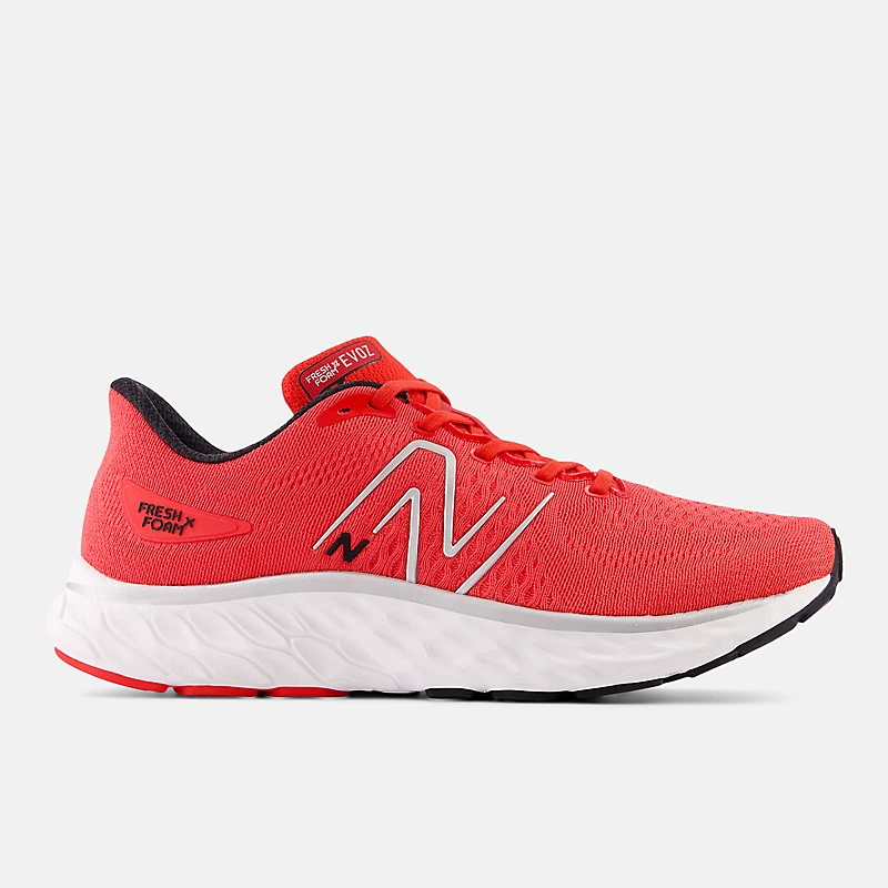 Fresh Foam X EVOZ v3 herenschoenen – True Red met zwarte en zilveren metallic afwerking