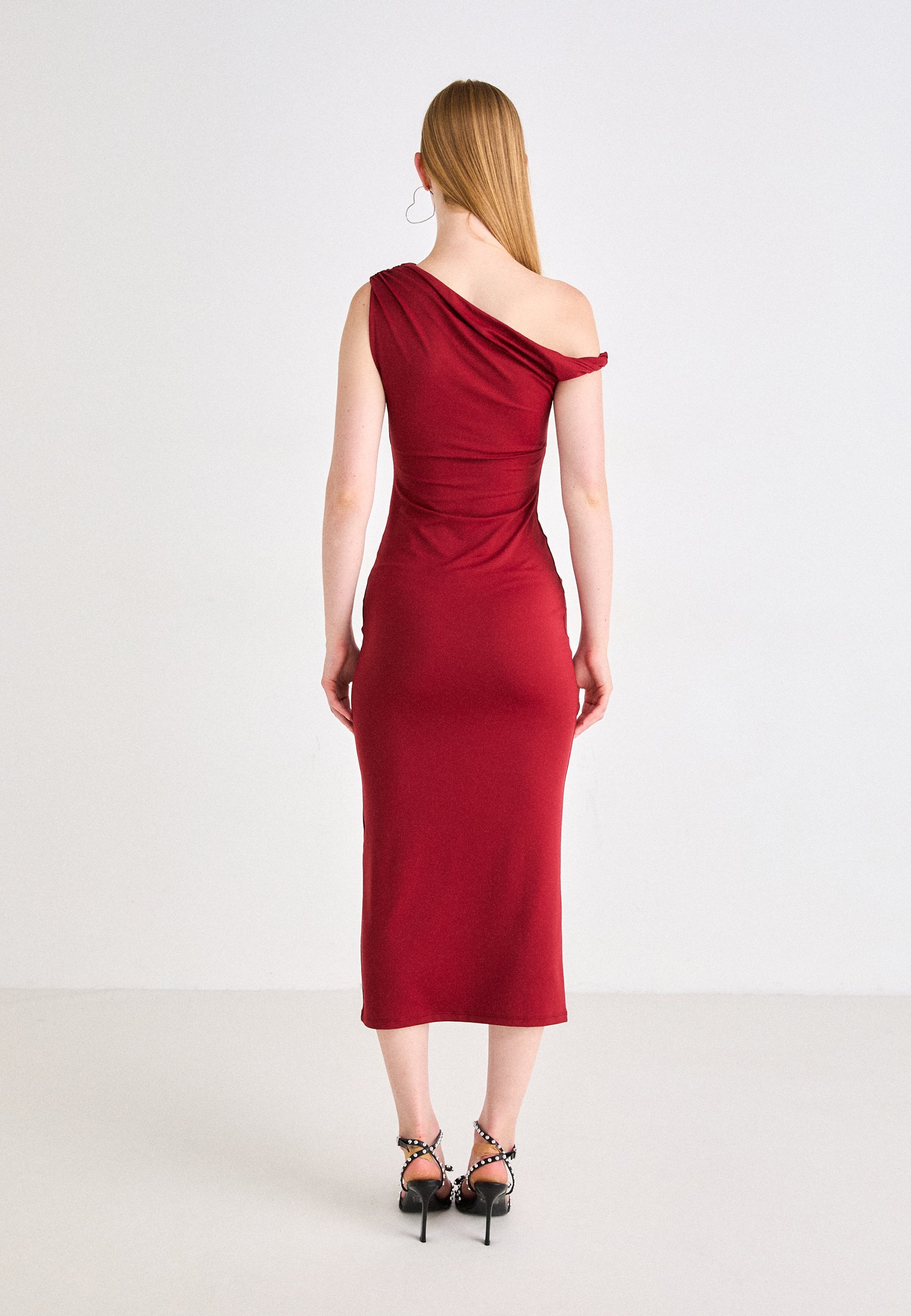 Gina Tricot TWIST ASYMMETRIC DRESS - Džersijas kleita - rabarberu krāsā