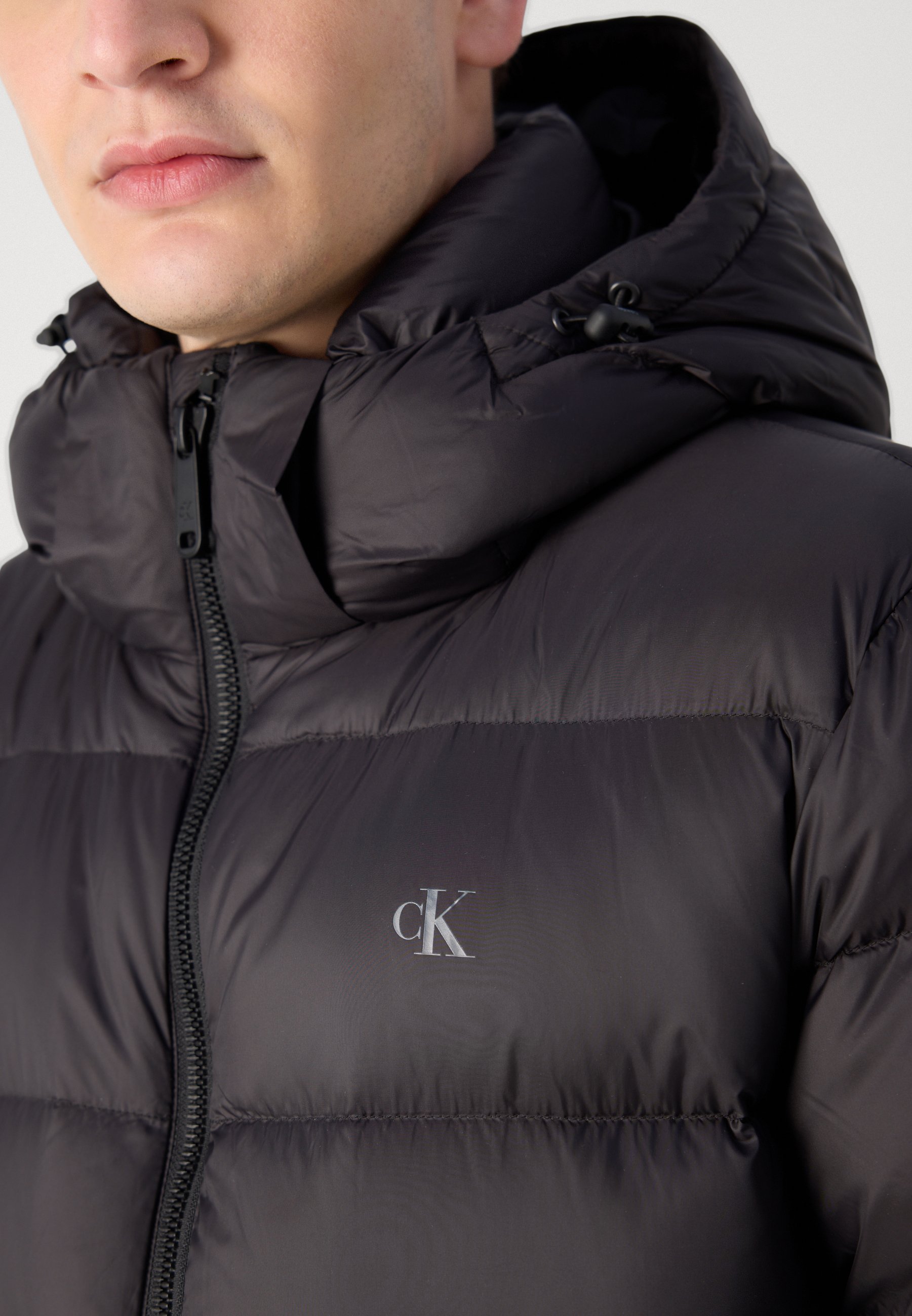Calvin Klein Jeans afneembare capuchon - Donsjack - zwart