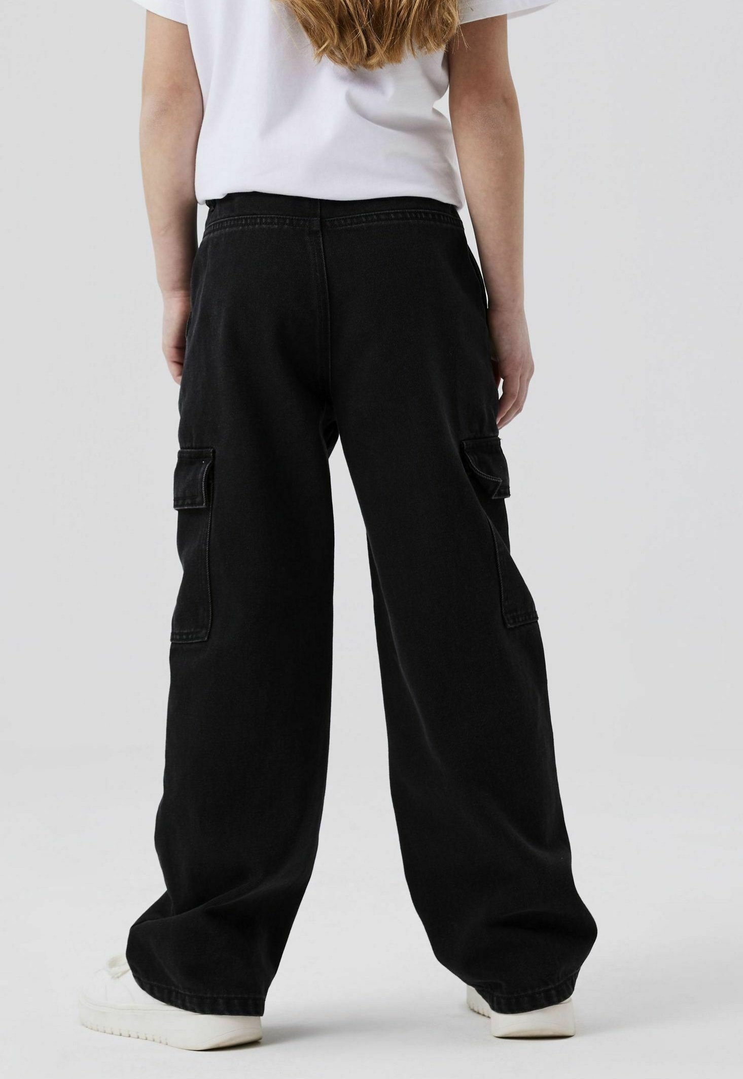 Noem het NKFROSE WIDE - Flared Jeans - zwart