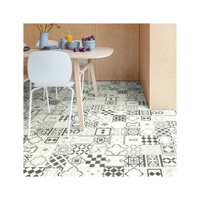 Suelo vinílico con diseño de baldosas de cemento envejecidas en blanco y negro - rollo de 3 m x 2 m