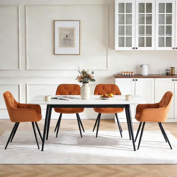 Set di 4 poltrone AINPECCA in velluto arancione con braccioli, schienale comfort a nido d'ape, struttura in metallo, portata massima 120 kg.
