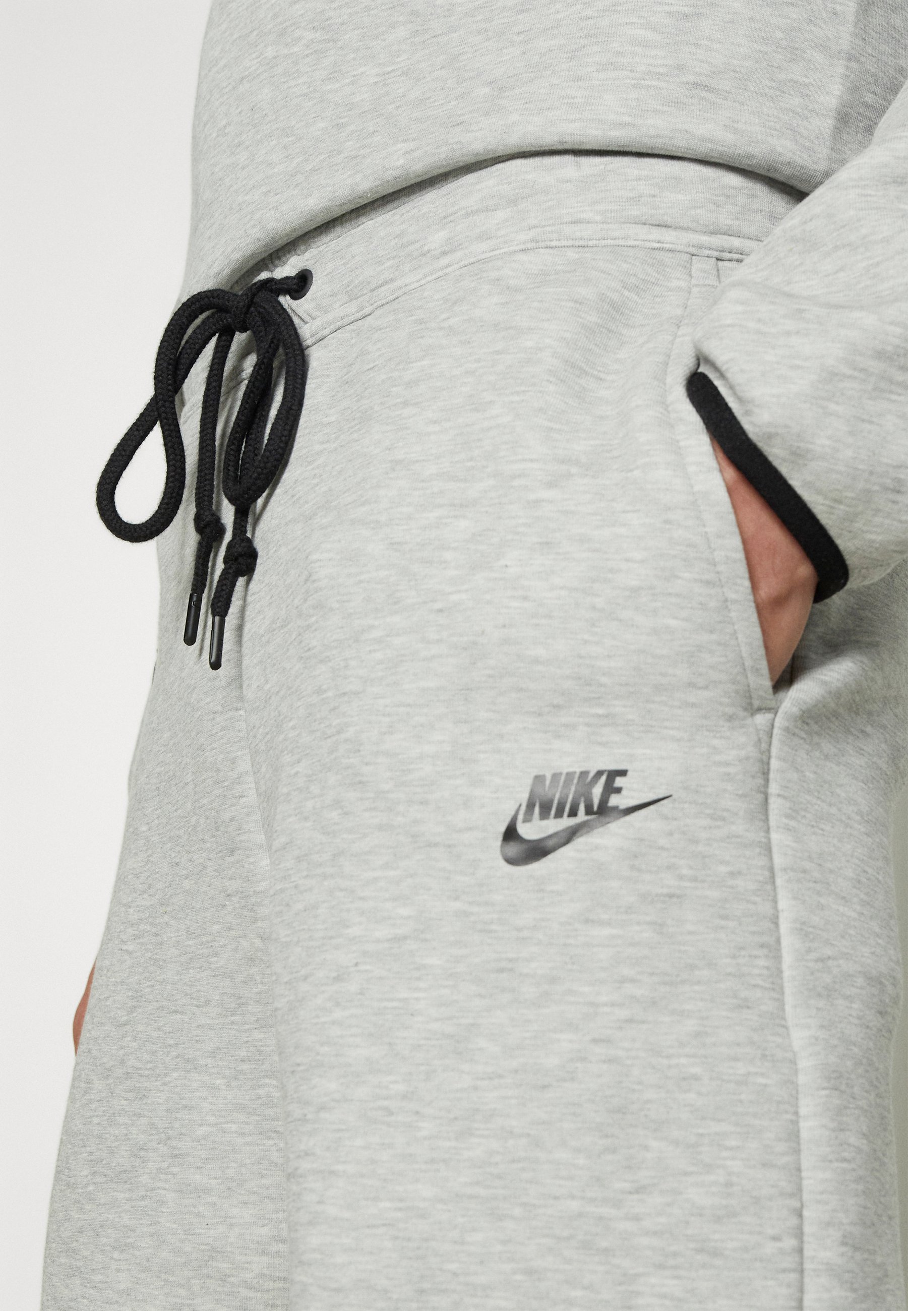 Pantalon de survêtement Nike Sportswear SPORTSWEAR TECH FLEECE - Gris chiné