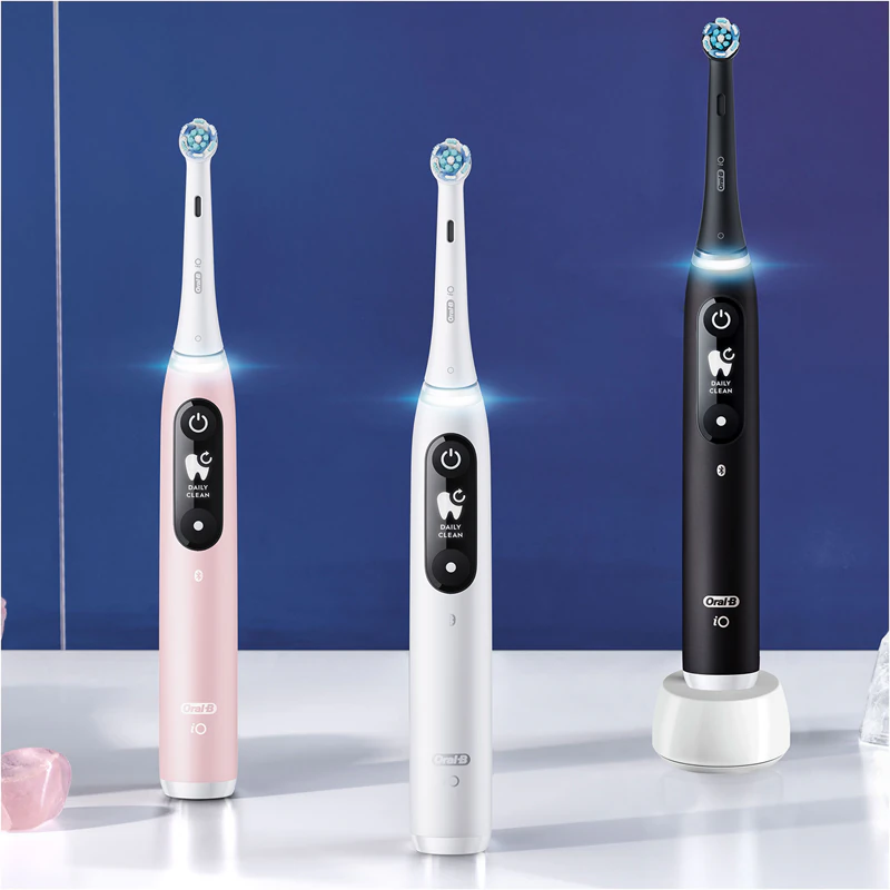 Escova de dentes elétrica Oral-B iO6 com estojo