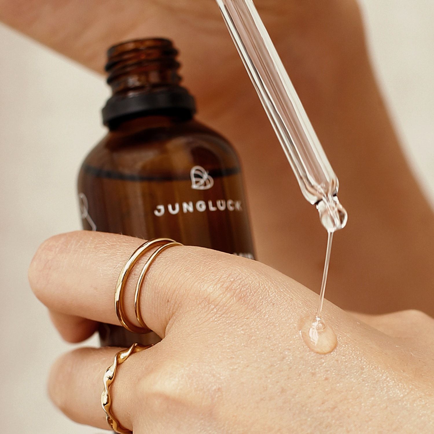 Junglück Hyalurono rūgšties serumas Niacinamido serumas – 50 ml