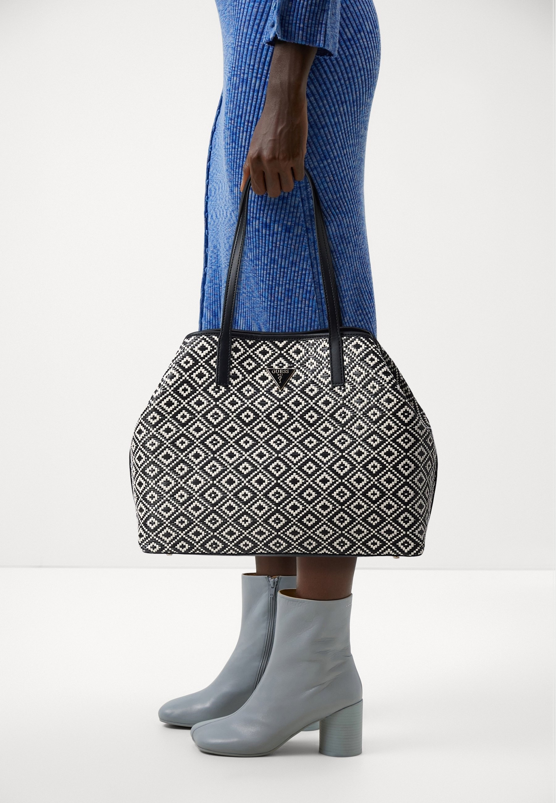 Kabelka Guess Tote - černá