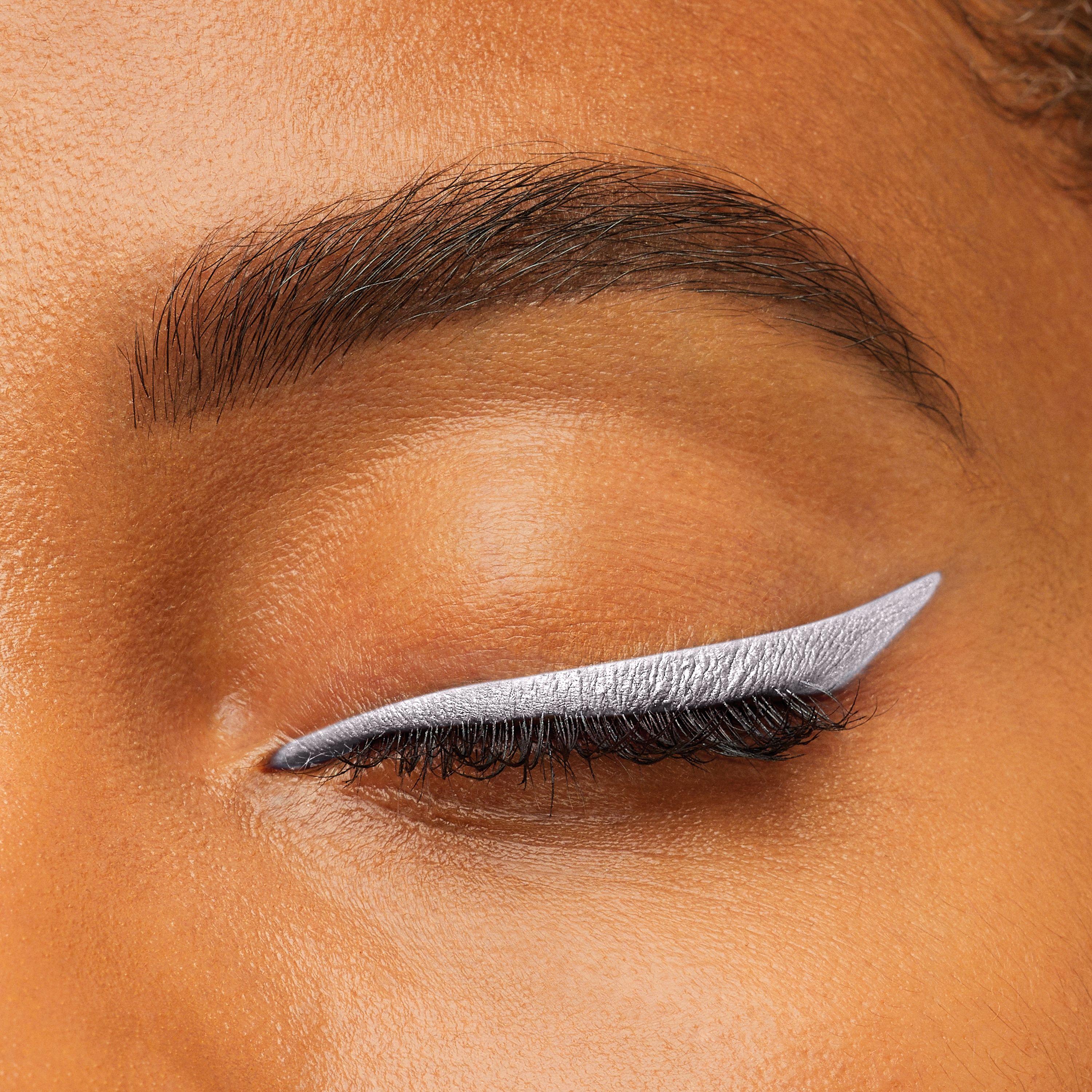 Водоотпорна оловка за очи Contour Clubbing Ајлајнери и оловке за очи