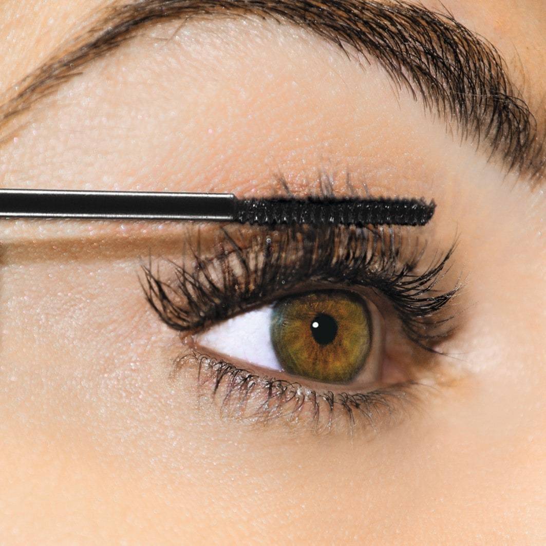 IT Cosmetics maskara Tightline™ 3-u-1 Wimpernprimer, Eyeliner und Wimpernverlängerung, crna, 3,5 ml