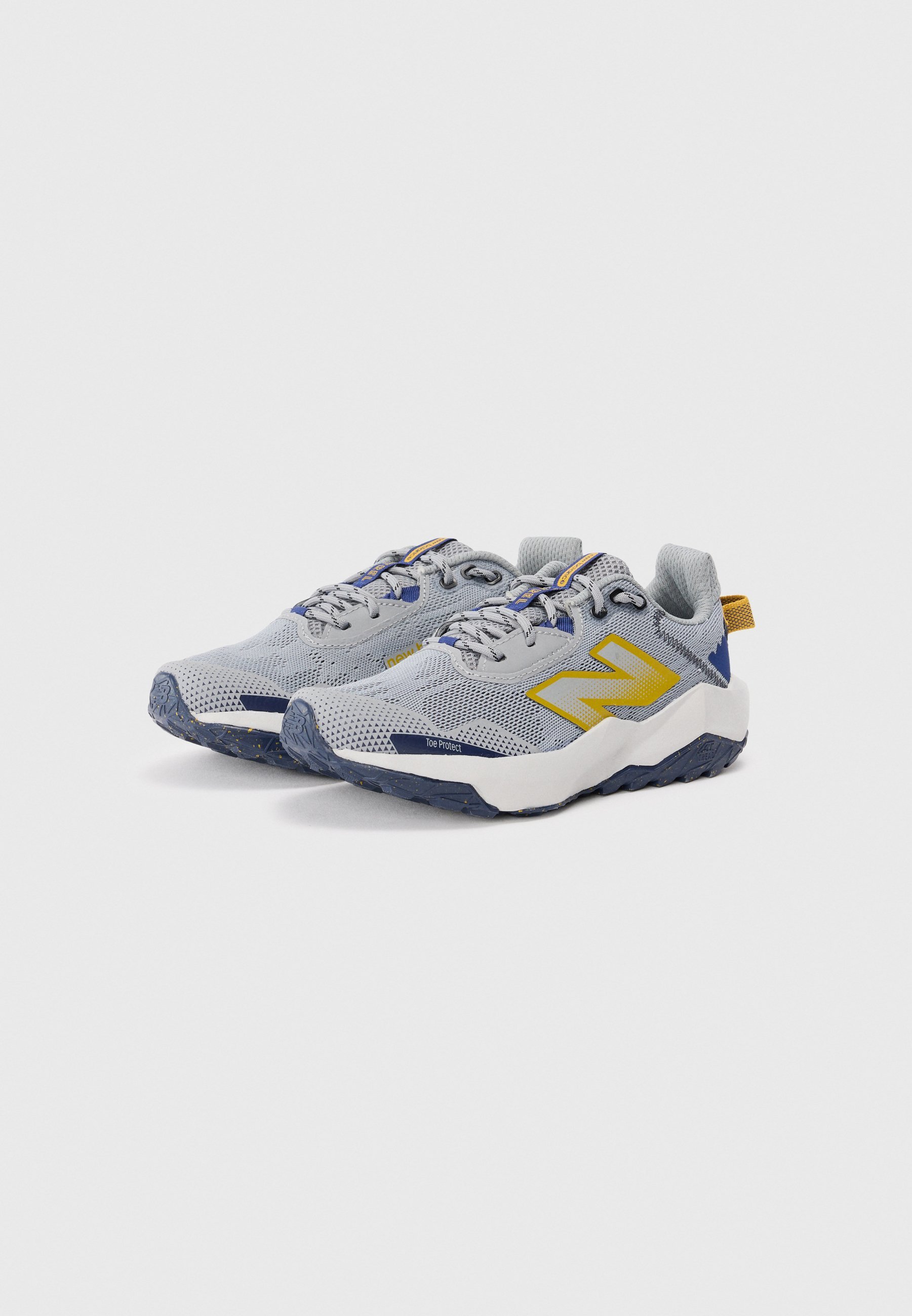 New Balance DYNASOFT NITREL - Běžecké boty na silnici - black