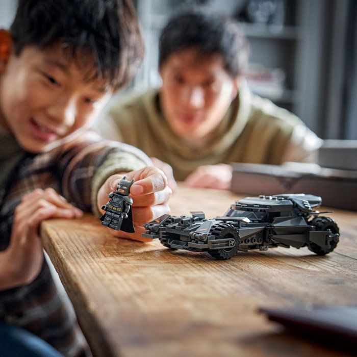LEGO DC Batman 76331 La Batmobile de Batman v Superman - Jeu de Construction dès 9 ans