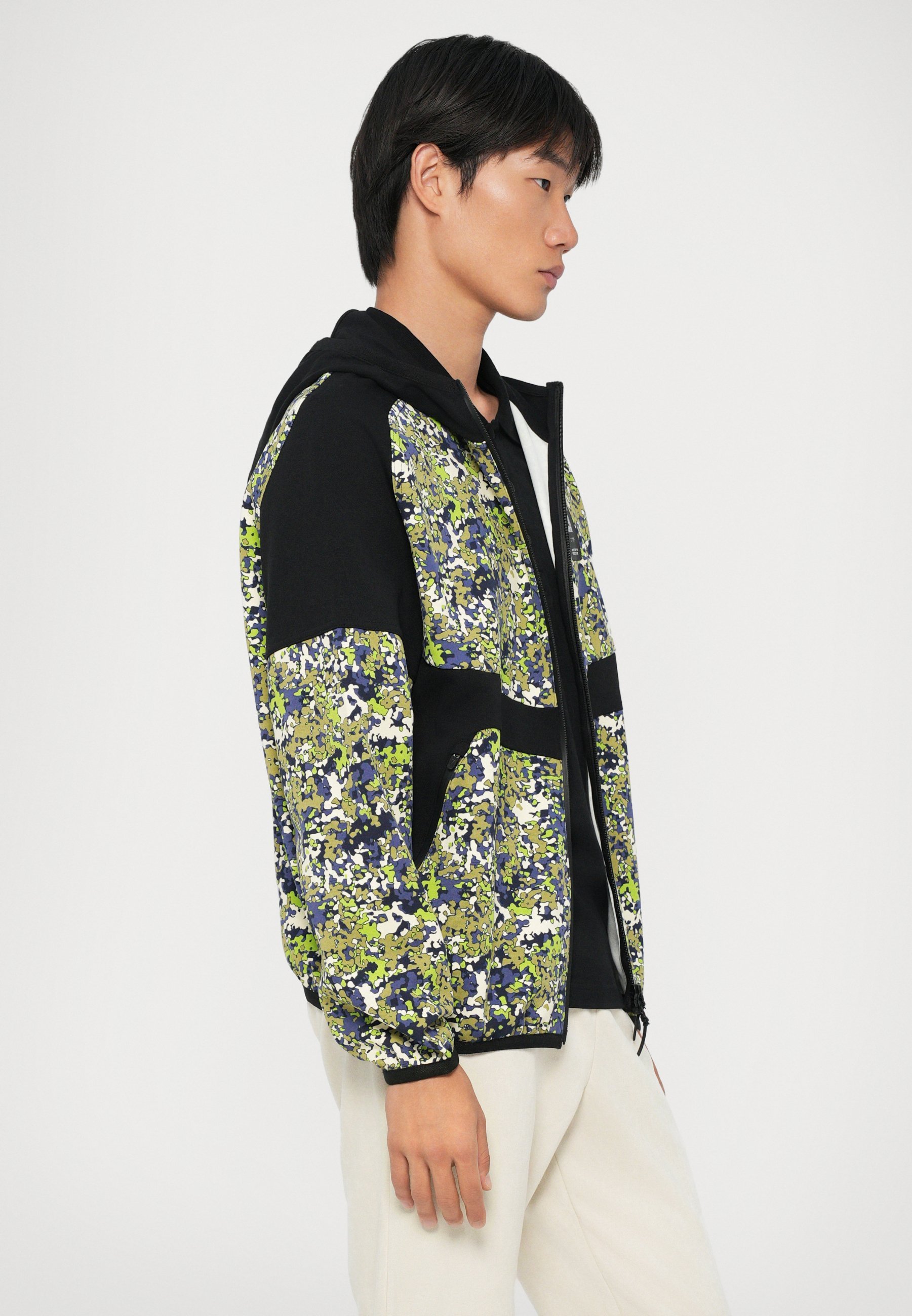 Sweat à capuche zippé EA7 Emporio Armani TRAIN VISIBILITY - Vert fantaisie