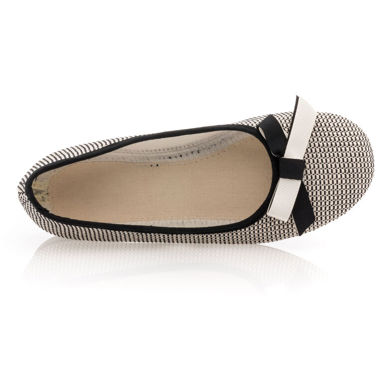 Pantuflas negras para mujer
