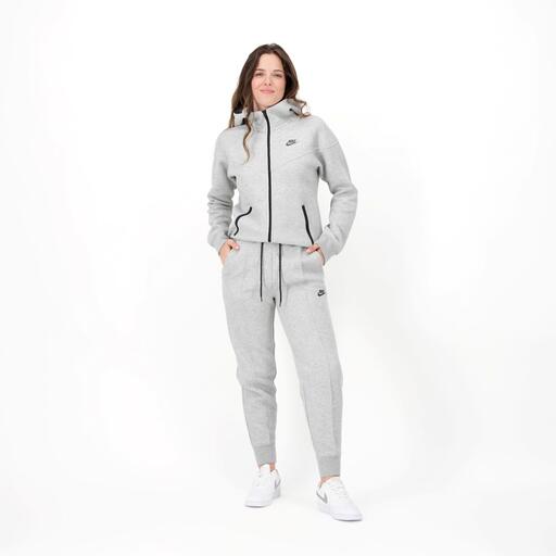  Nike Tech