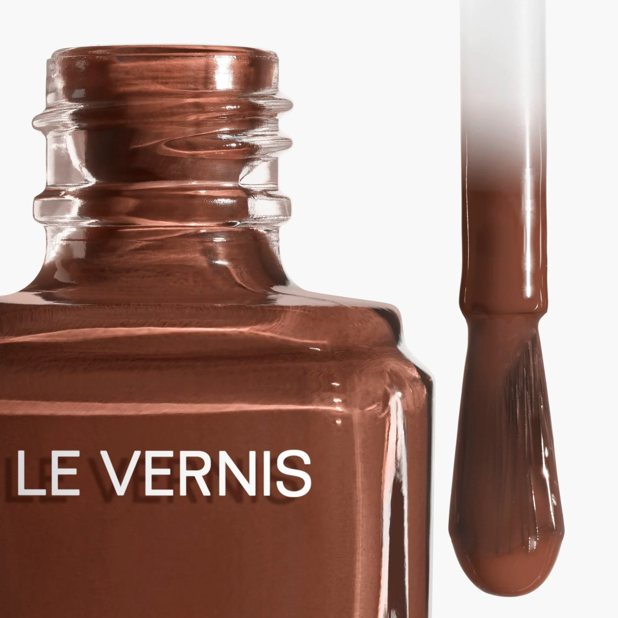 LE VERNIS - COLORE E BRILLANTEZZA LUNGA TENUTA