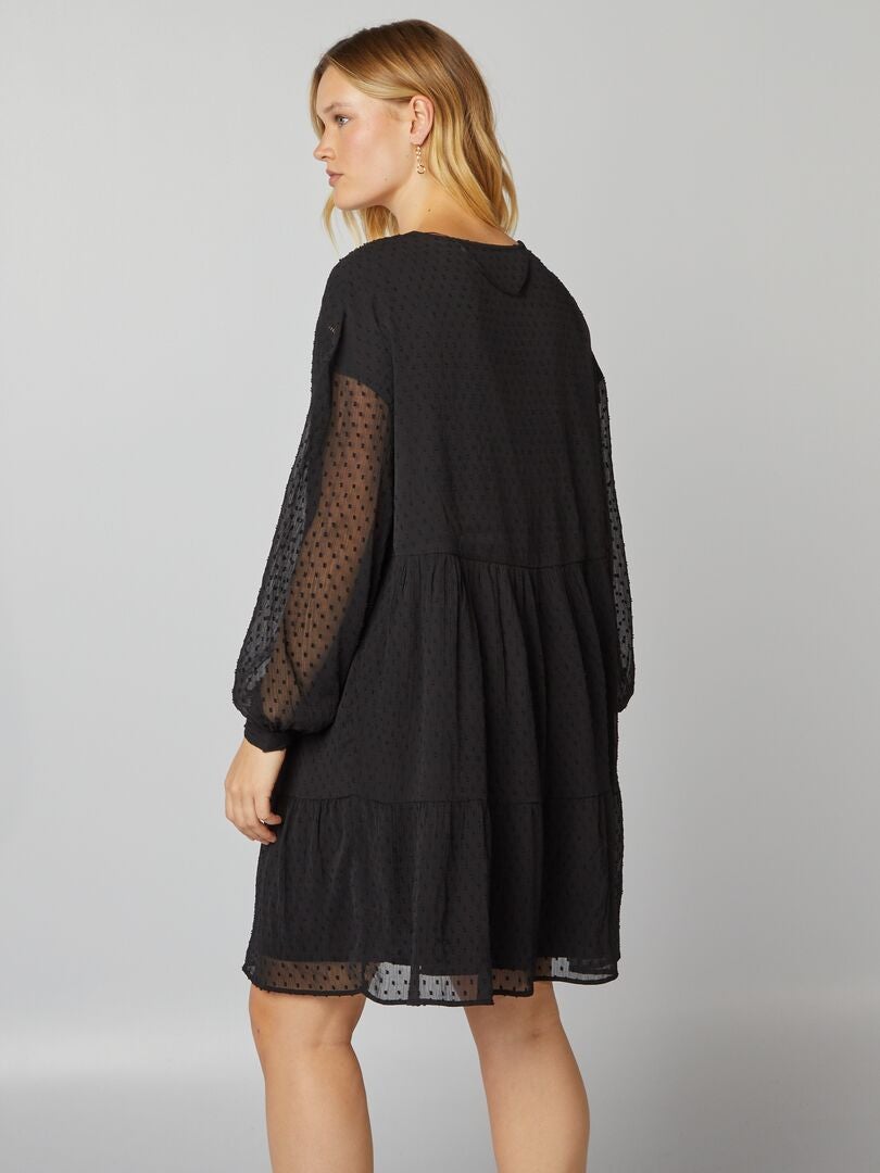 Vestido curto com plumetis - preto