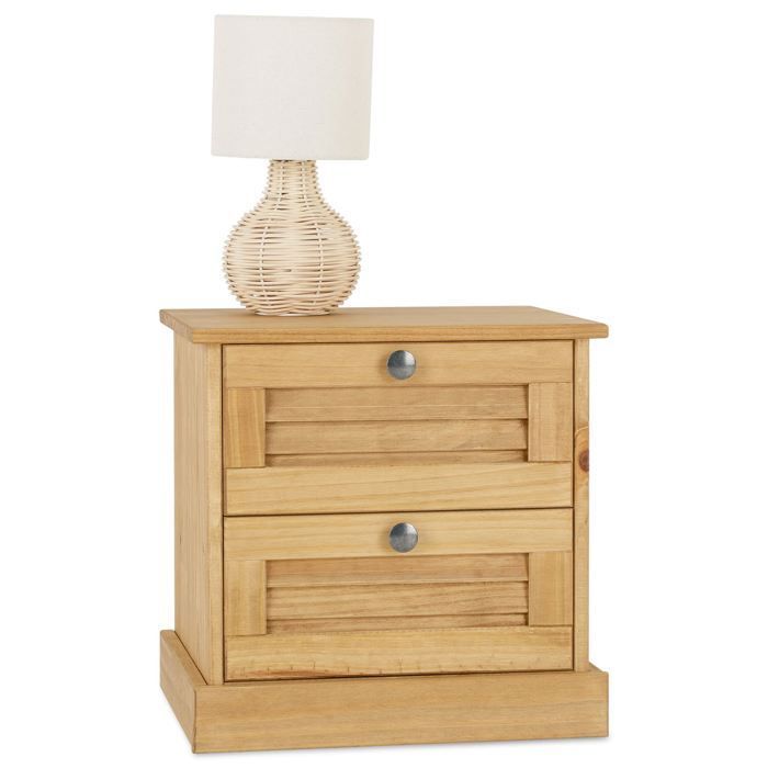 Mesita de noche VENETA, de 42 cm de altura, con 2 cajones, de madera maciza con acabado natural y tiradores metálicos.