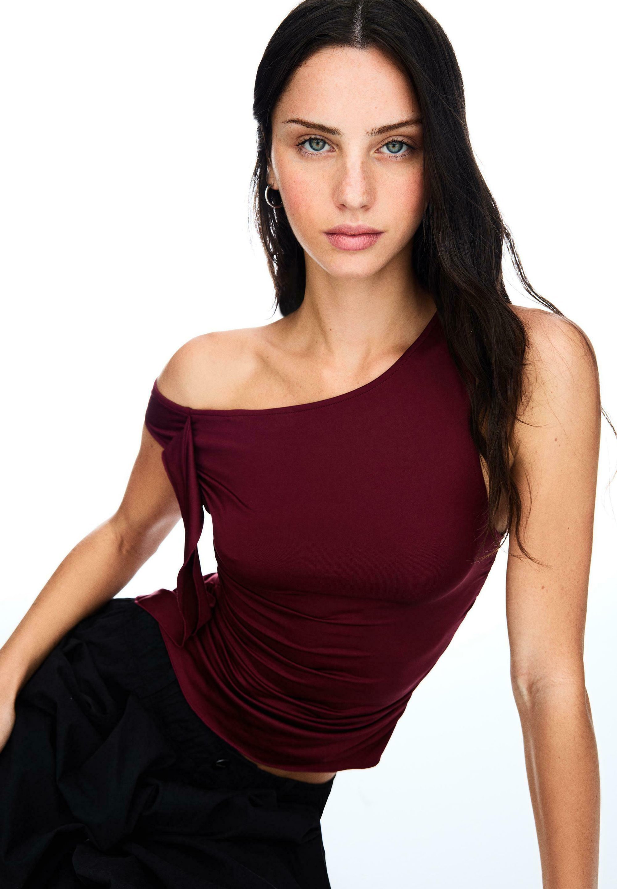 Bershka MIT DETAILS - Bluse - Dunkelrot