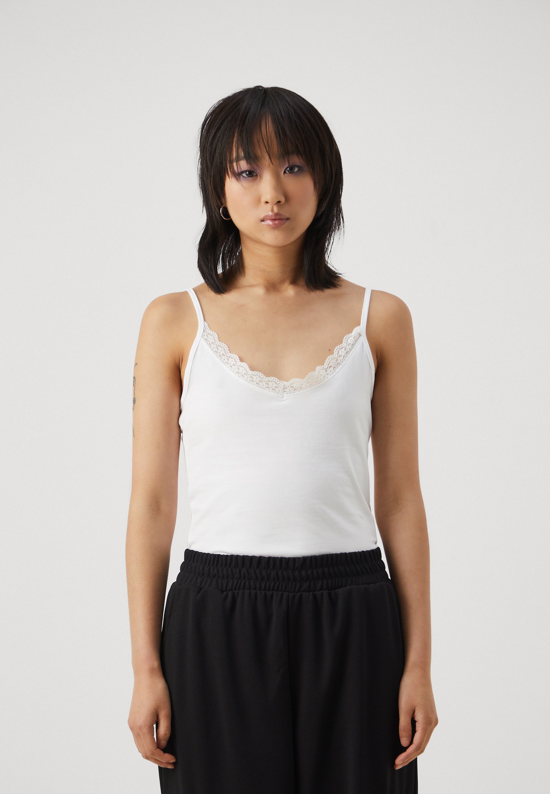 Lot de 2 hauts Even&Odd Petite - blanc/noir