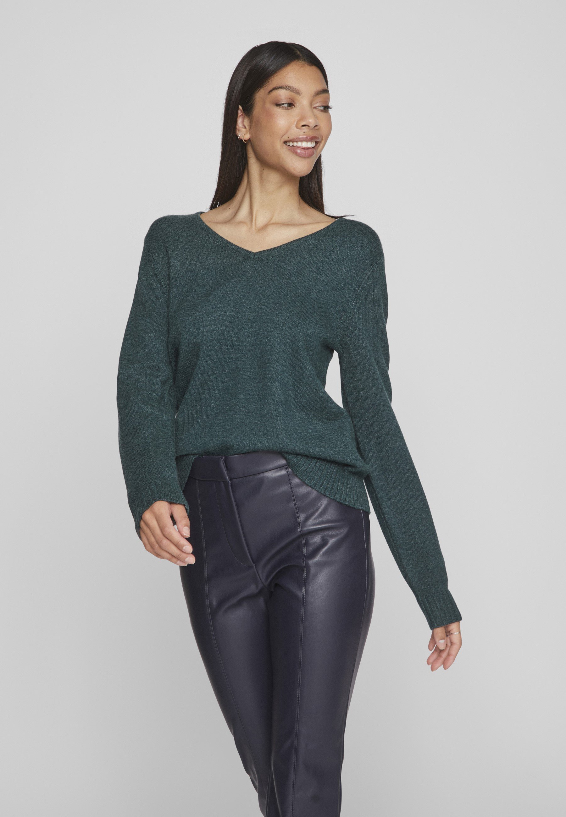 VILA VIRIL Langarmshirt mit V-Ausschnitt - Pullover - Kiefernholz