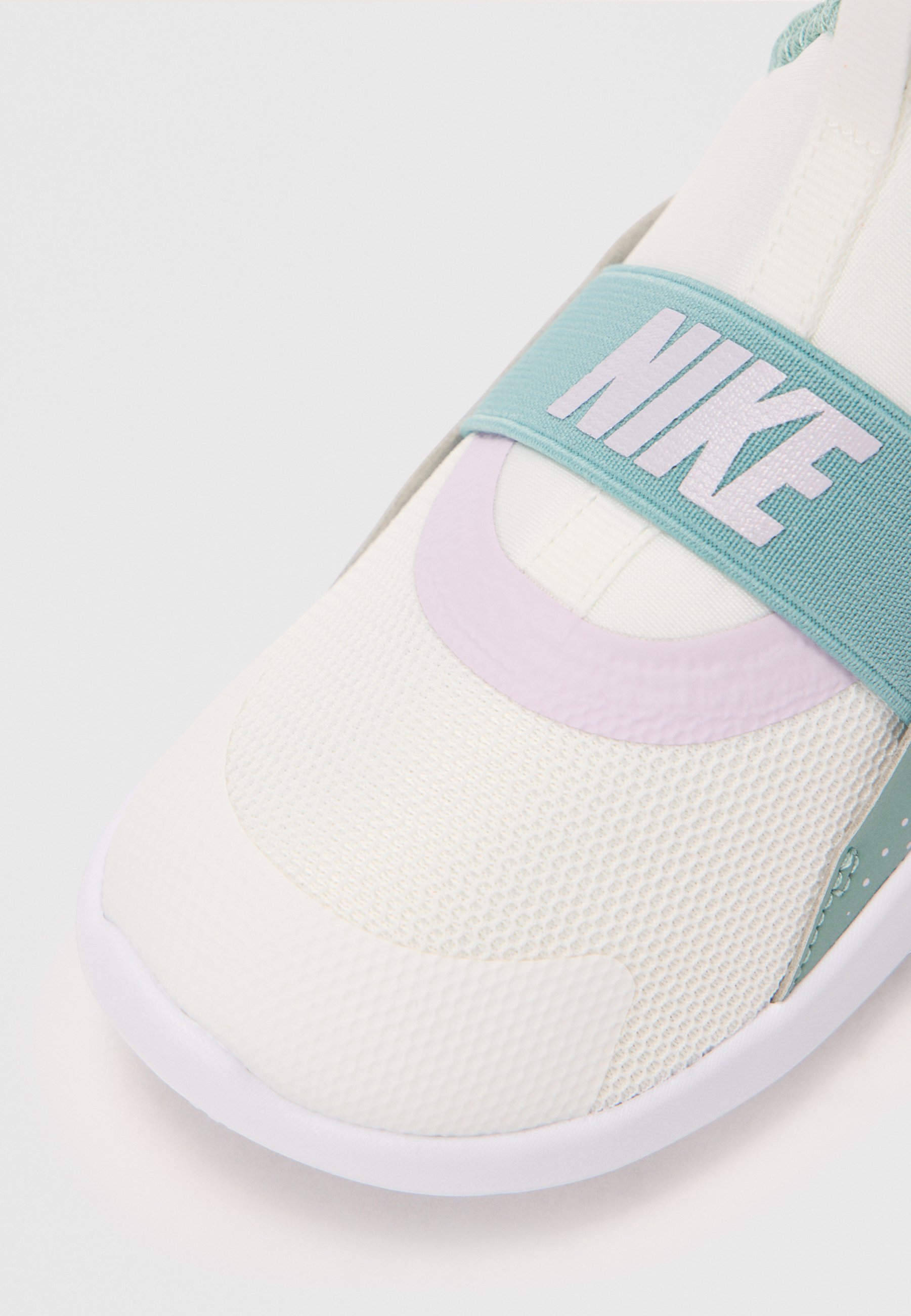 Nike Performance FLEX RUNNER 4 UNISEX - Løpesko - summit white/cannon