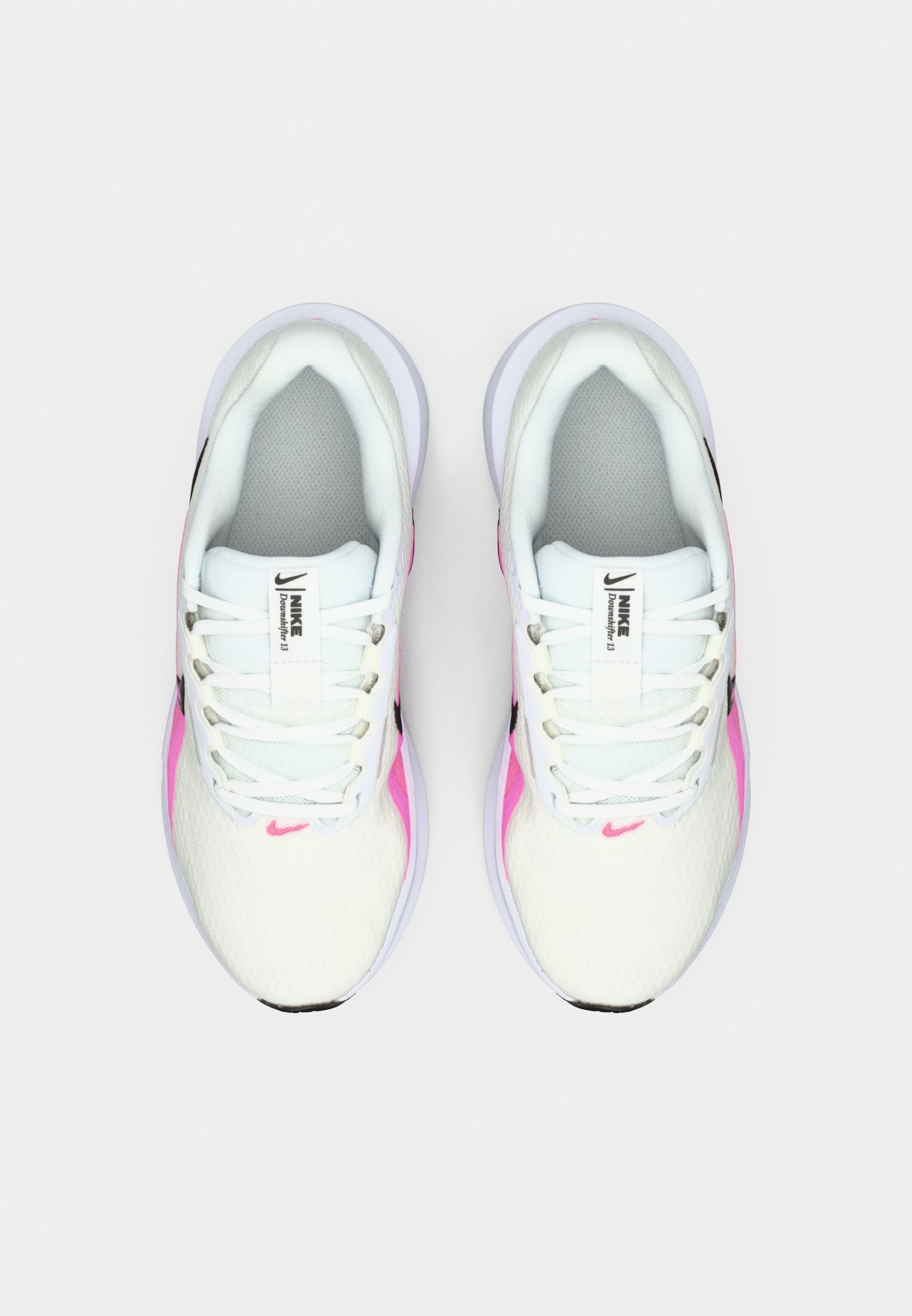 Nike Performance DOWNSHIFTER 13 – Straßenlaufschuhe – Weiß/Rosa/Schwarz