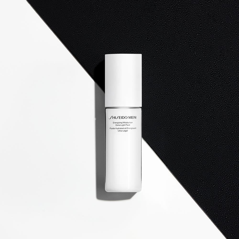 „Shiseido Gesichtsfluid“ SHISEIDO MEN energizuojantis drėkiklis „Extra Light Fluid“ – 100 ml