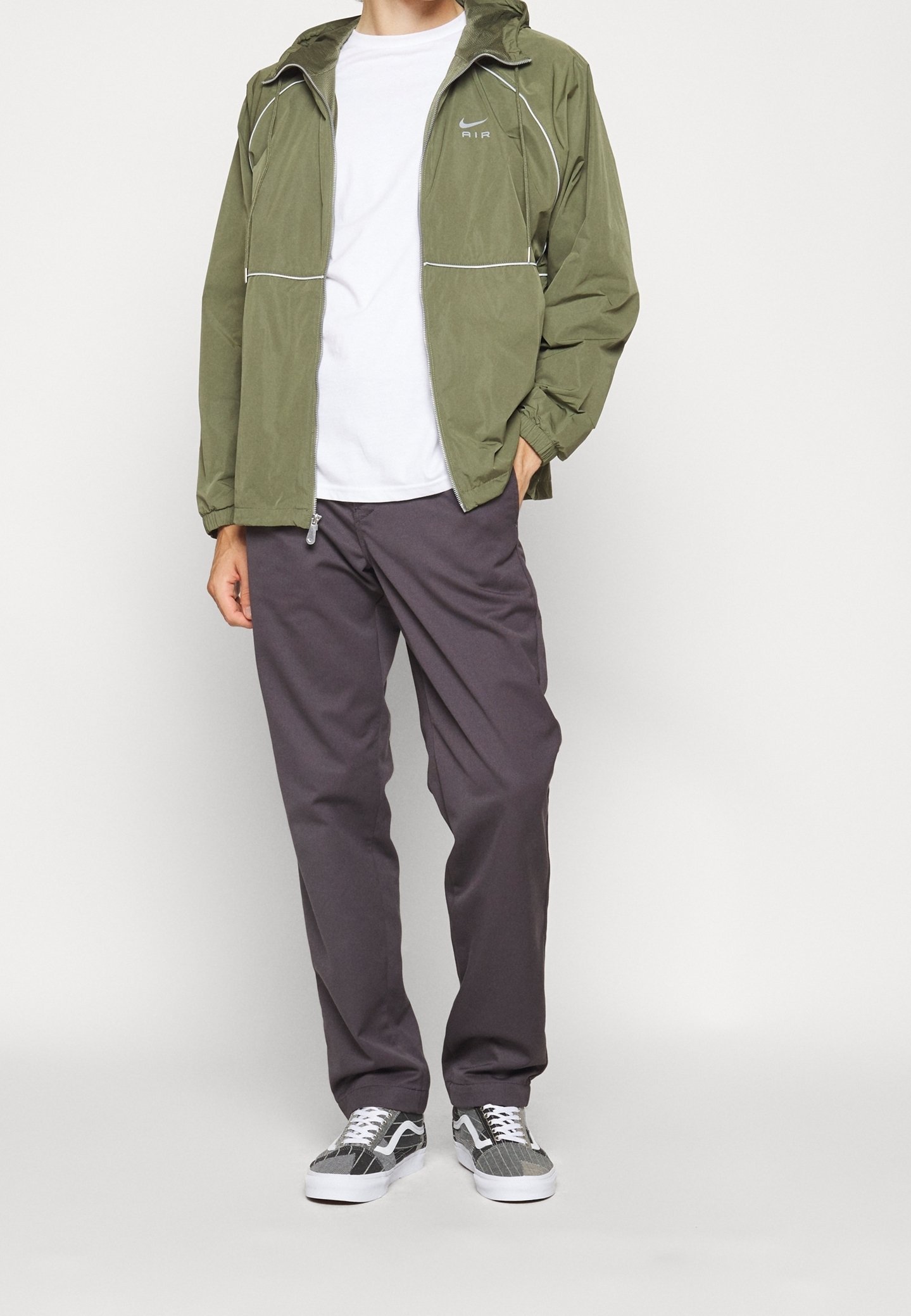 Nike Sportswear zomerjas - olijfgroen