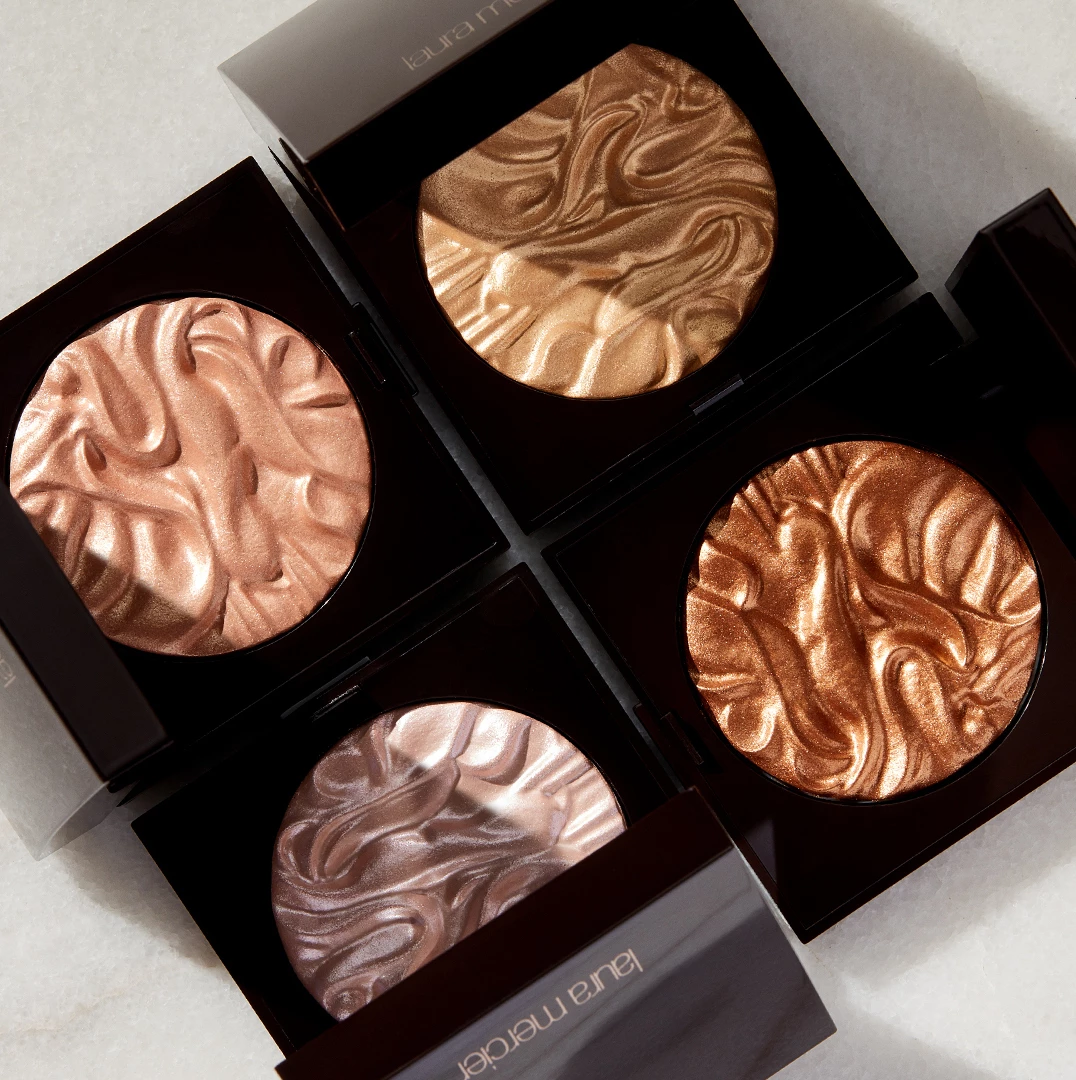 Devoțiune pentru iluminatorul facial - Laura Mercier