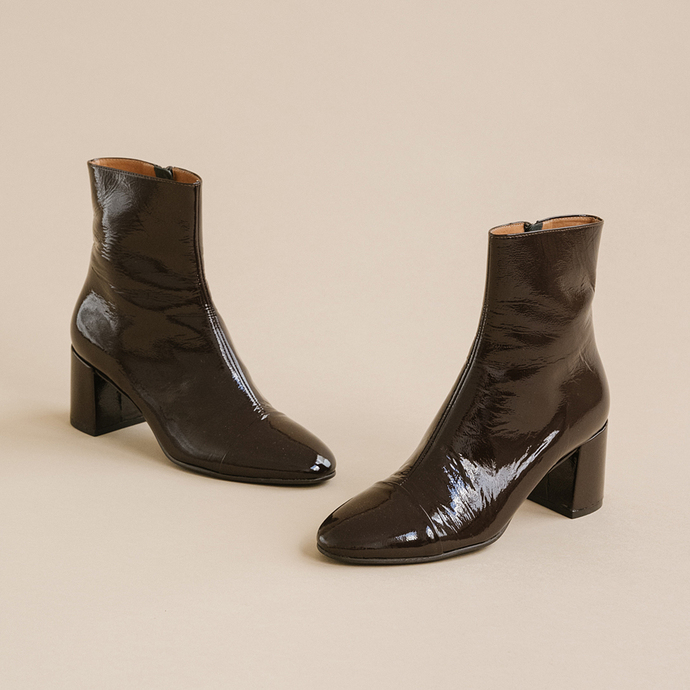 Bottines à talons  en vernis plissé marron foncé