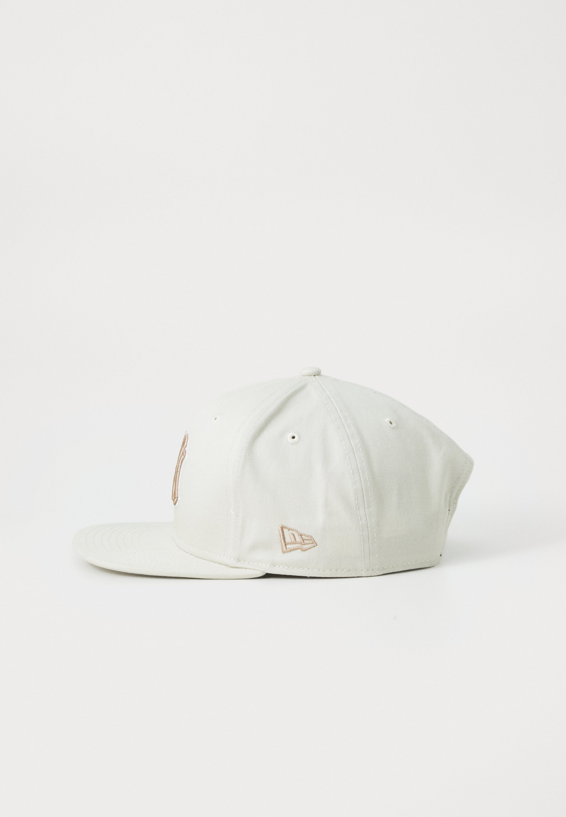 New Era petten