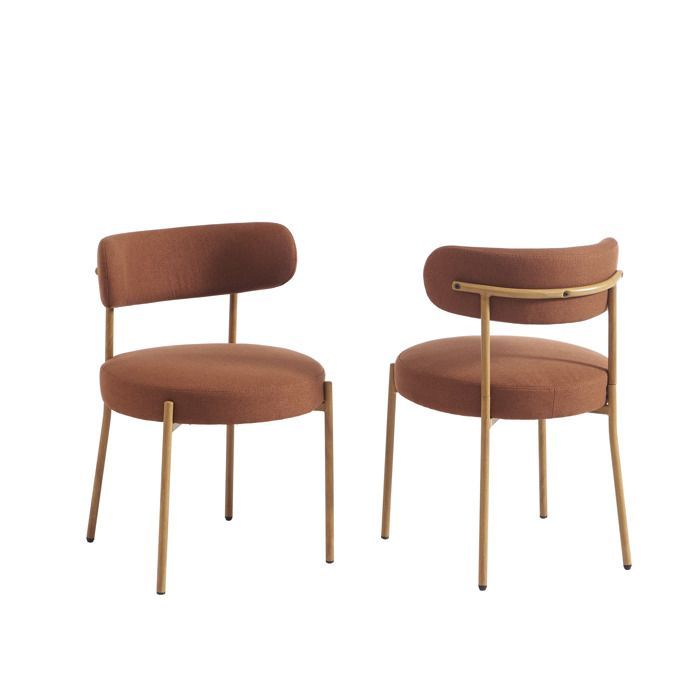 Juego de 2 sillas NOA en tela color terracota con patas de metal y acabado de madera.