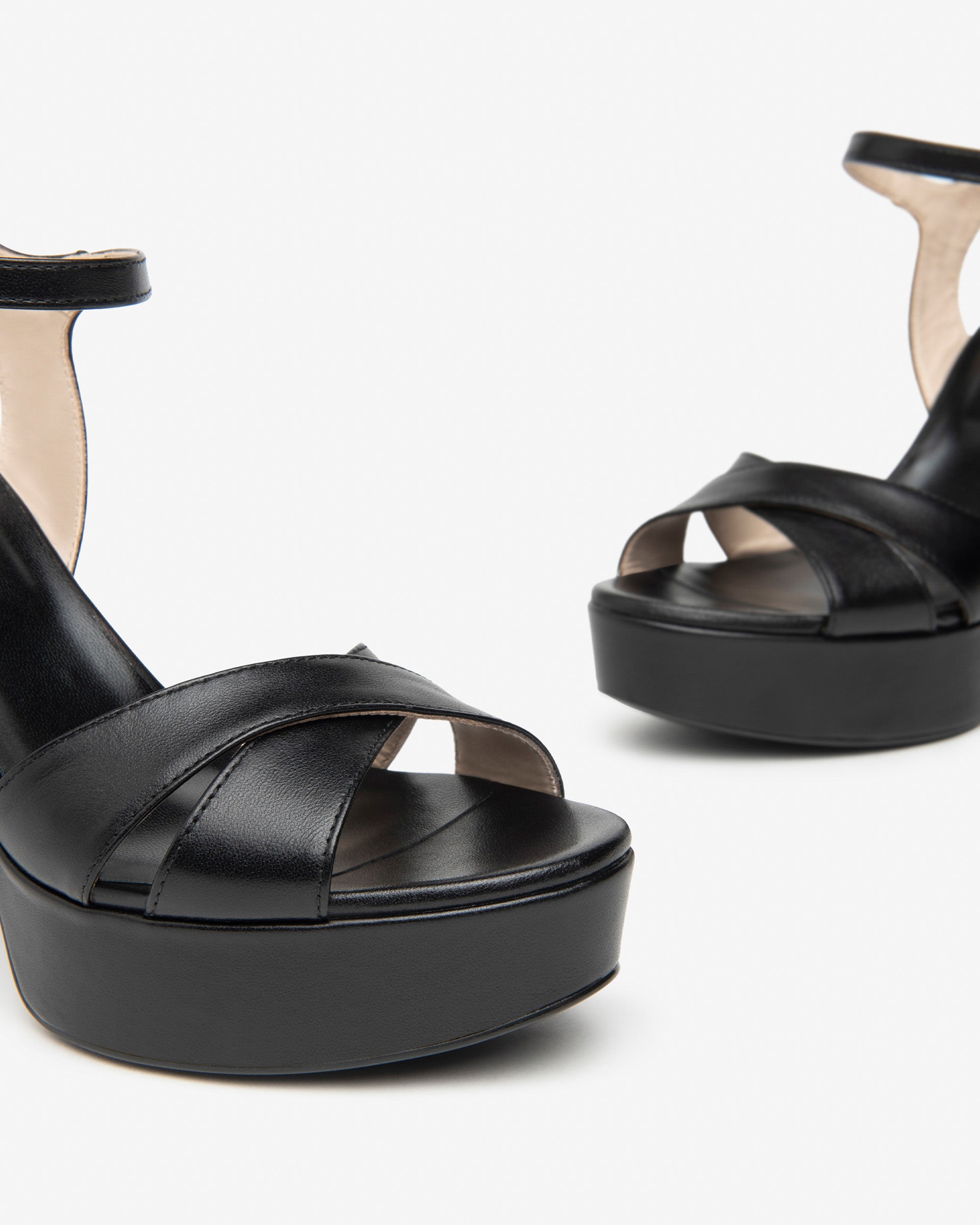  Damen-Ledersandalen