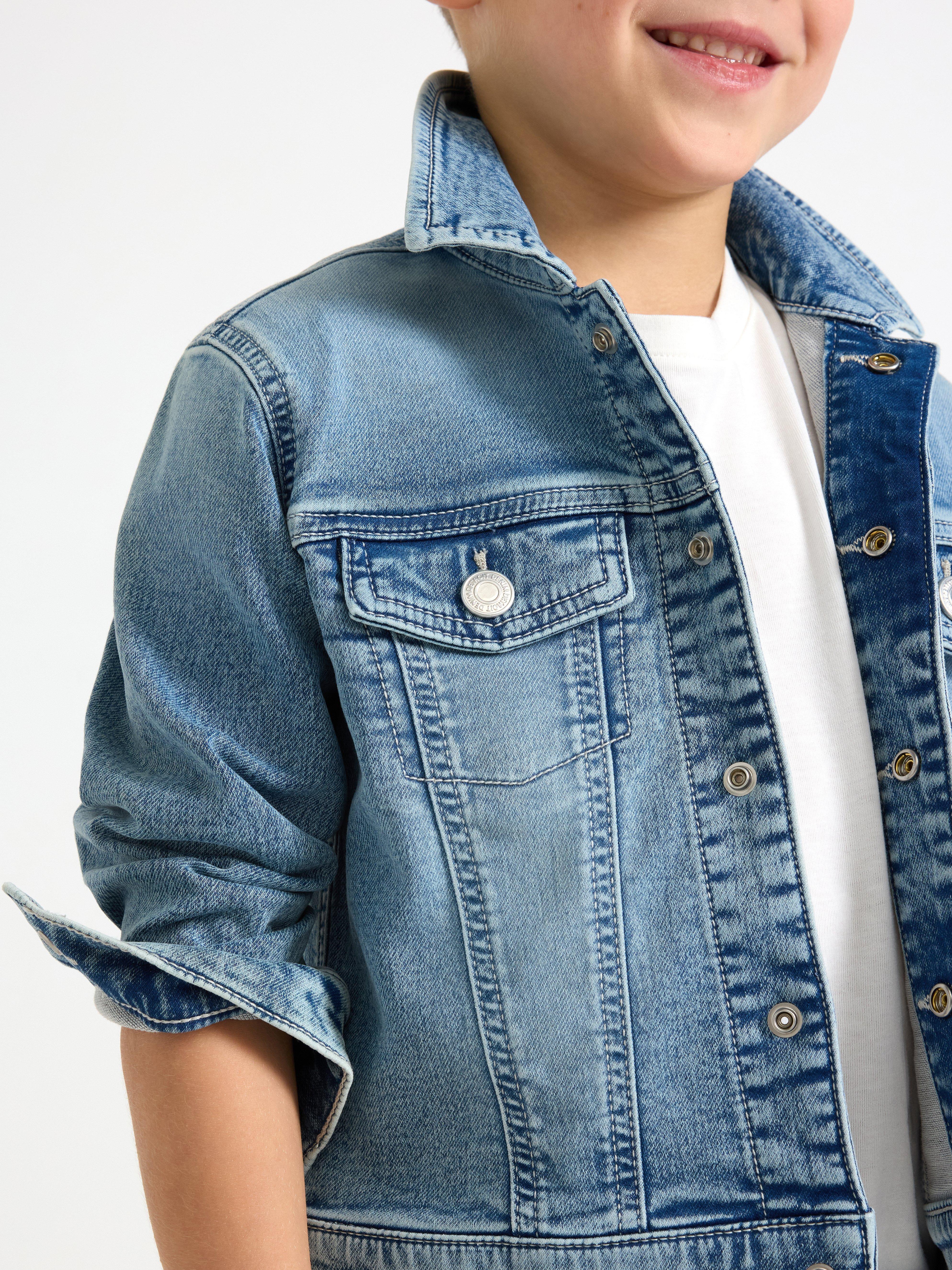 Džínová bunda z lehkého denimu