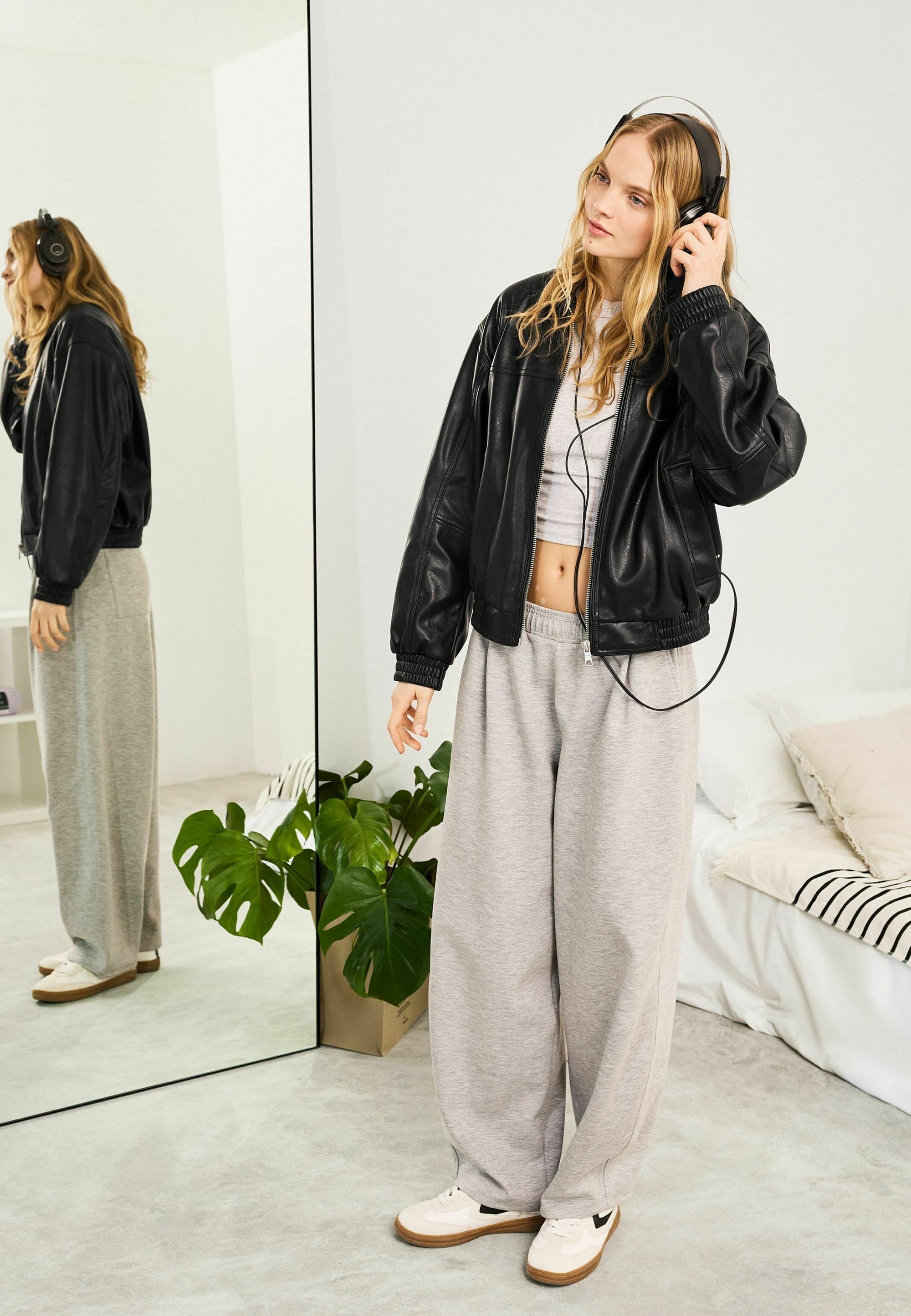 Bershka bomberjack - zwart