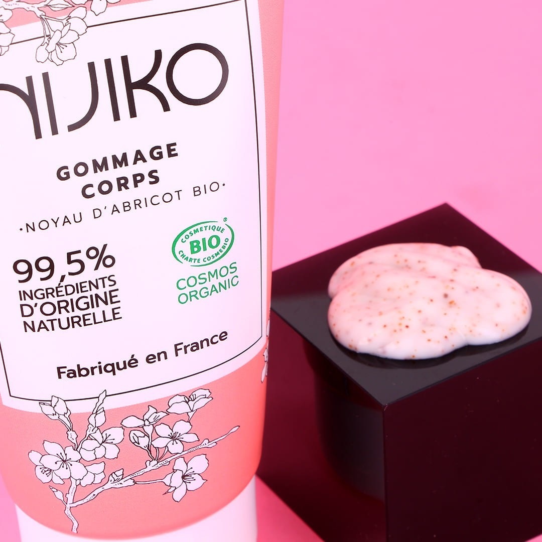 NIJIKO Gommage Corps Bio aux Noyaux d'Abricot