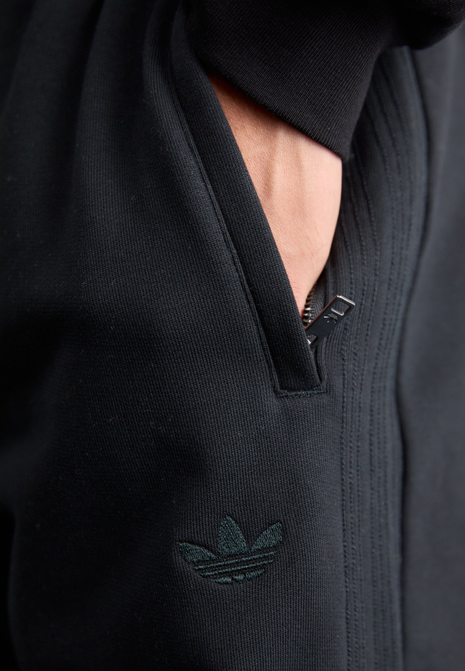 adidas Originals dressipüksid