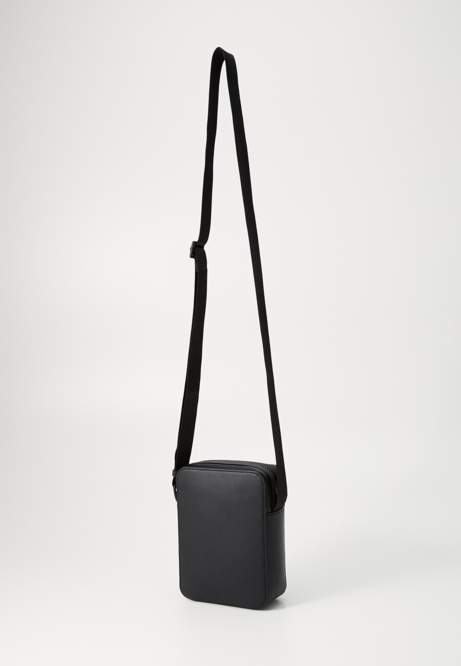 Tommy Hilfiger MONOGRAM MINI REPORTER UNISEX - Crossbodytas - zwart