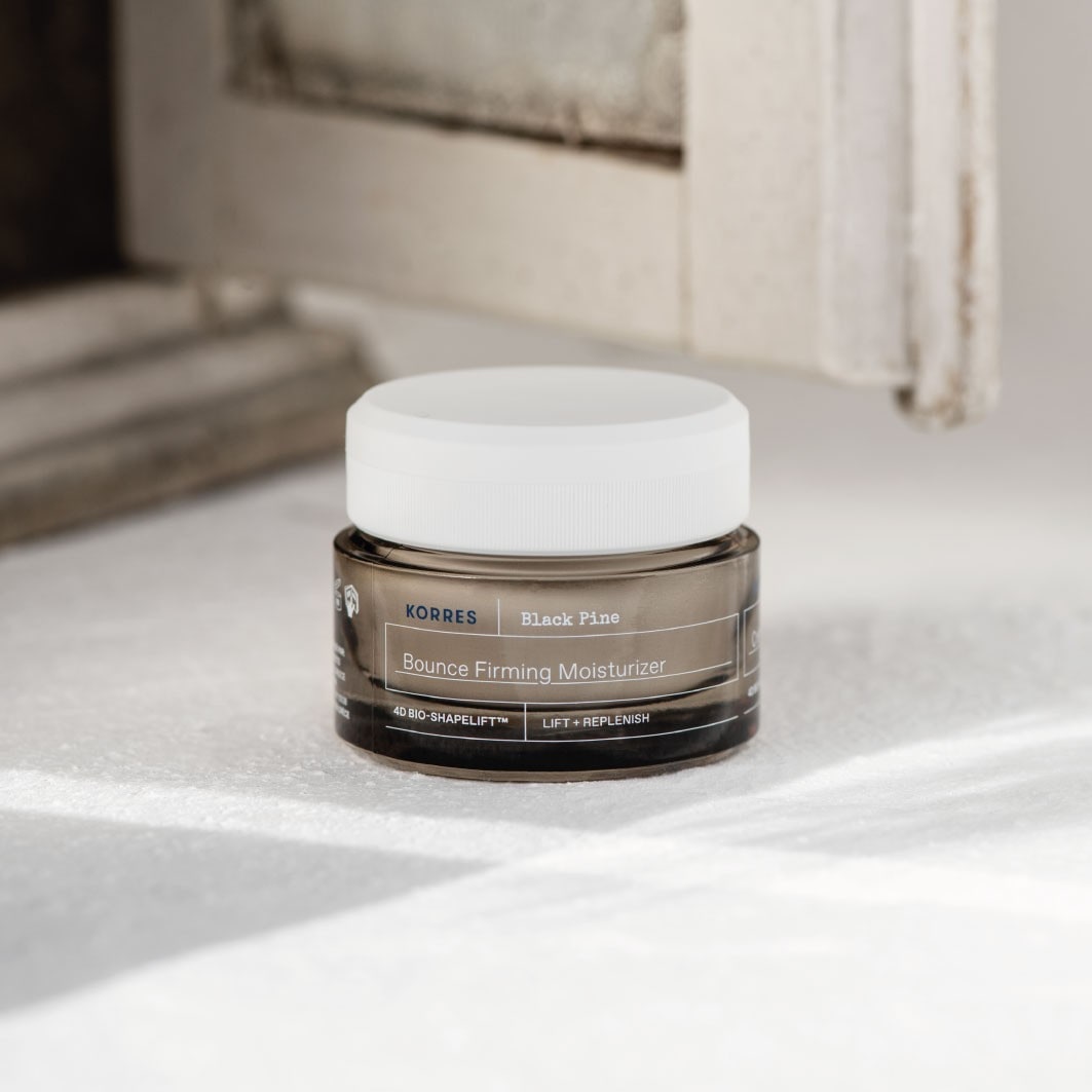 KORRES Anti-Aging Care BLACK PINE 4D Bio-ShapeLift™ Verstevigende Hydraterende Crème (Normale tot gecombineerde huid) – 40 ml