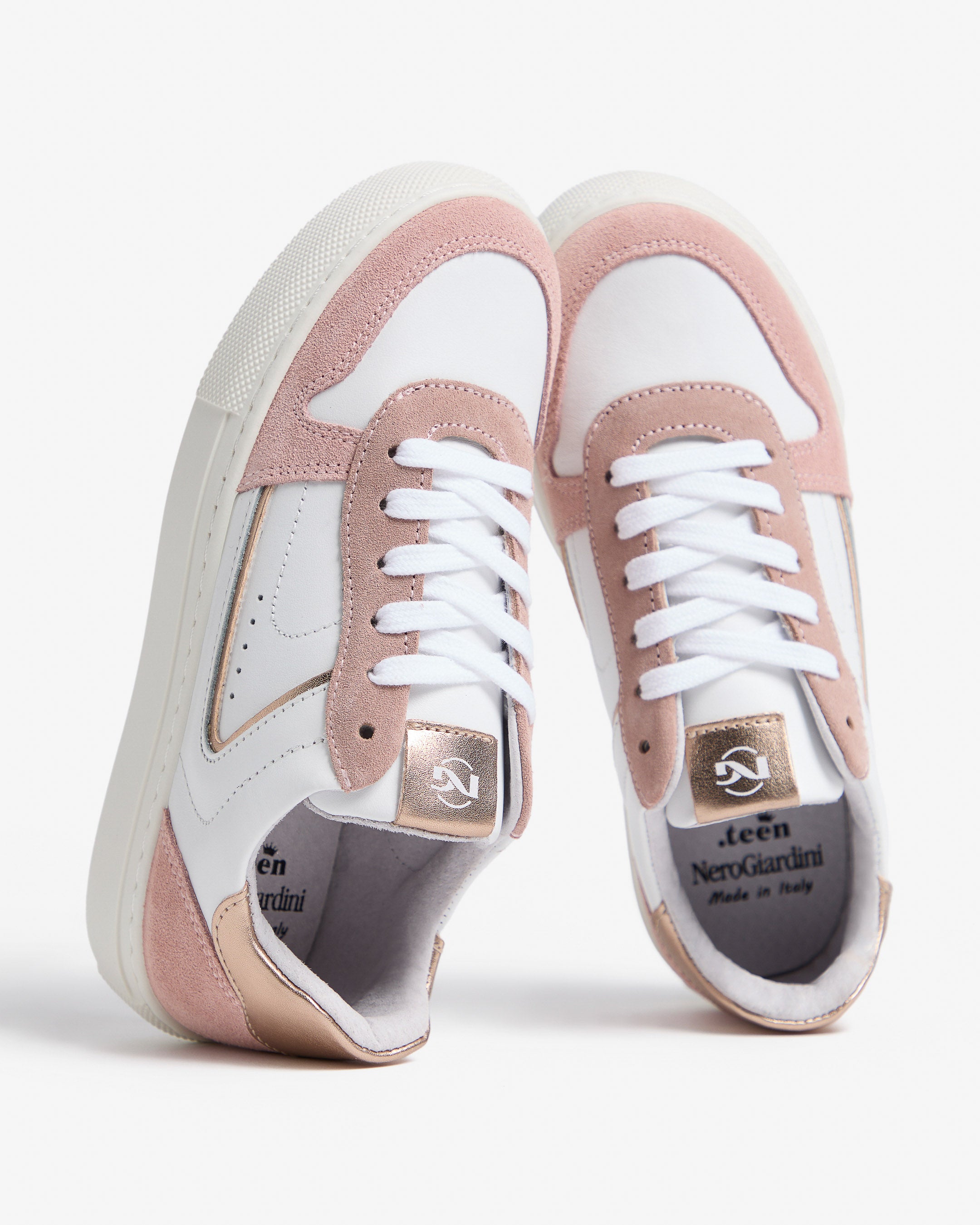  Sneaker für Teenager-Mädchen aus Wildleder und Funktionsmaterial