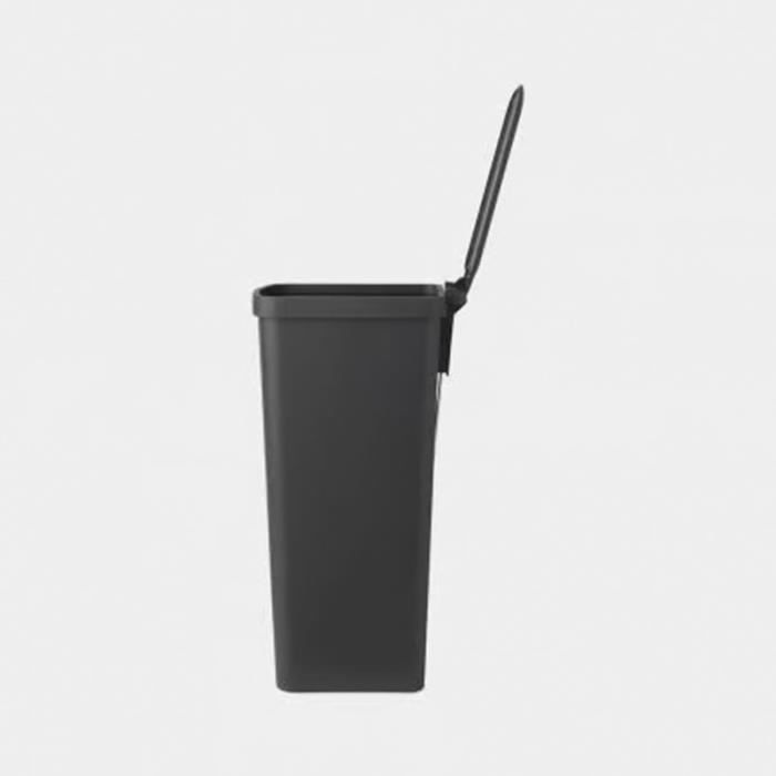 Cubo de basura con pedal BRABANTIA StepUp de 40 litros, color gris.