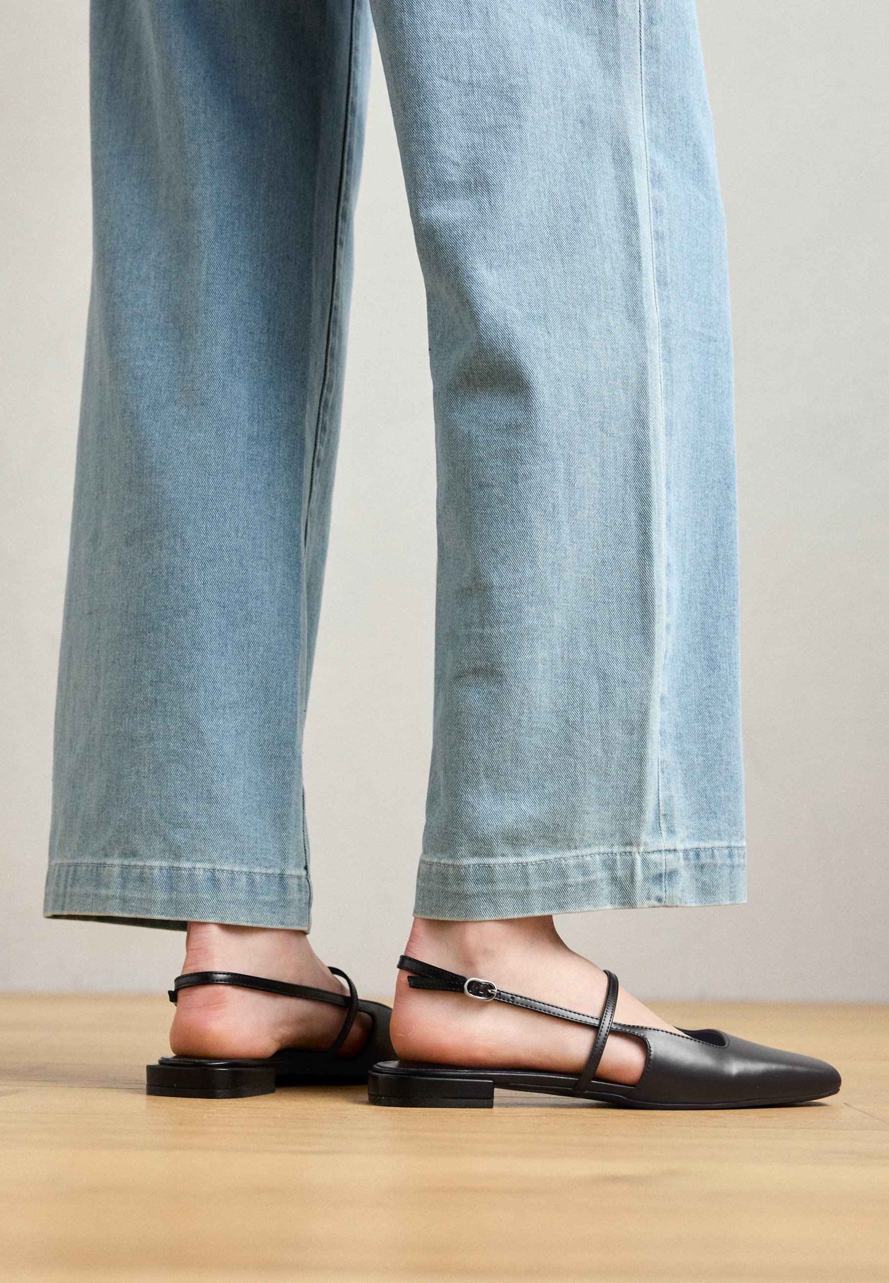 Ballerines Zign Studio en cuir noir à bride arrière