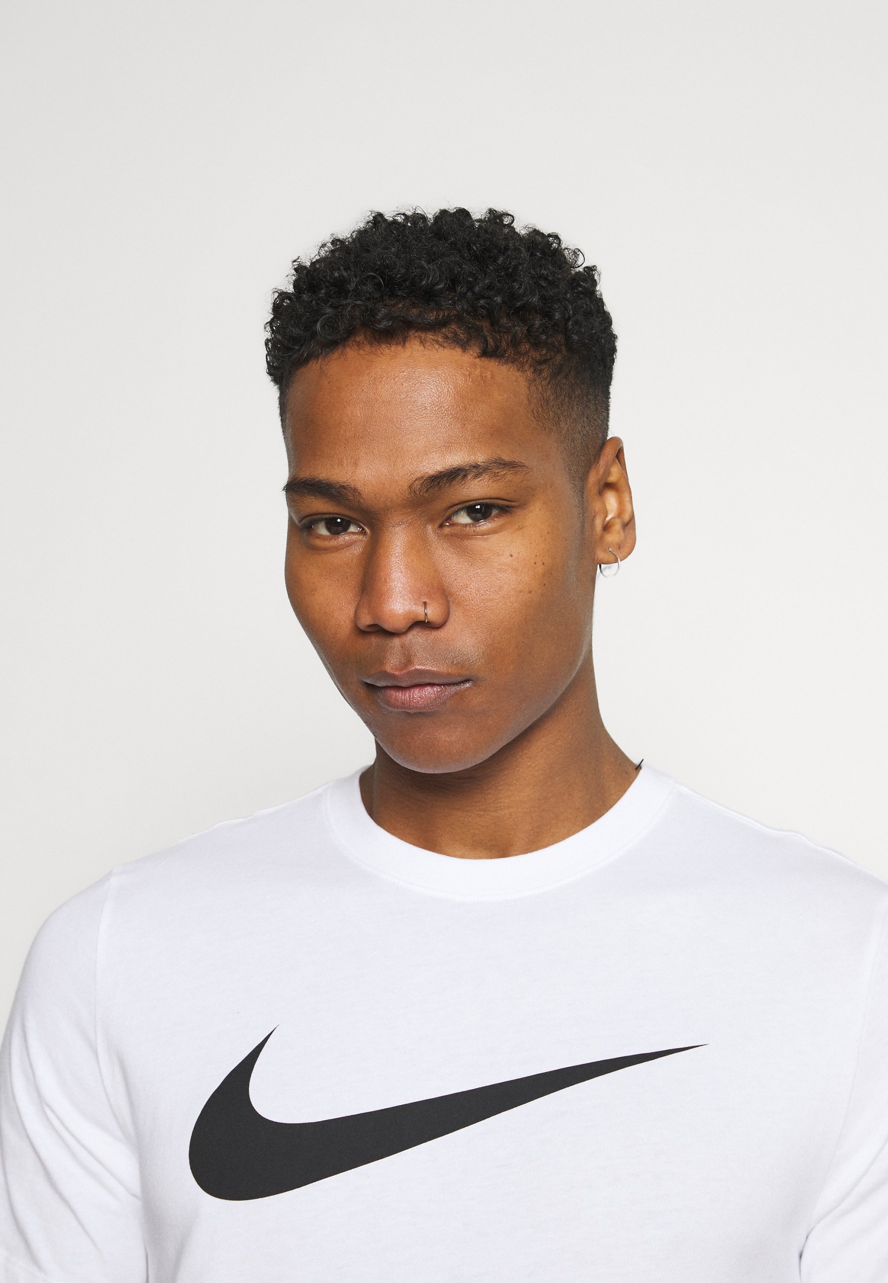 Nike Sportswear TEE ICON - Koszulka z nadrukiem - biała/(czarna)
