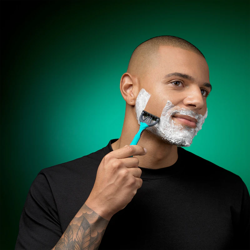 Holiaci strojček Wilkinson Sword Xtreme 3 Sensitive + náhradné hlavice