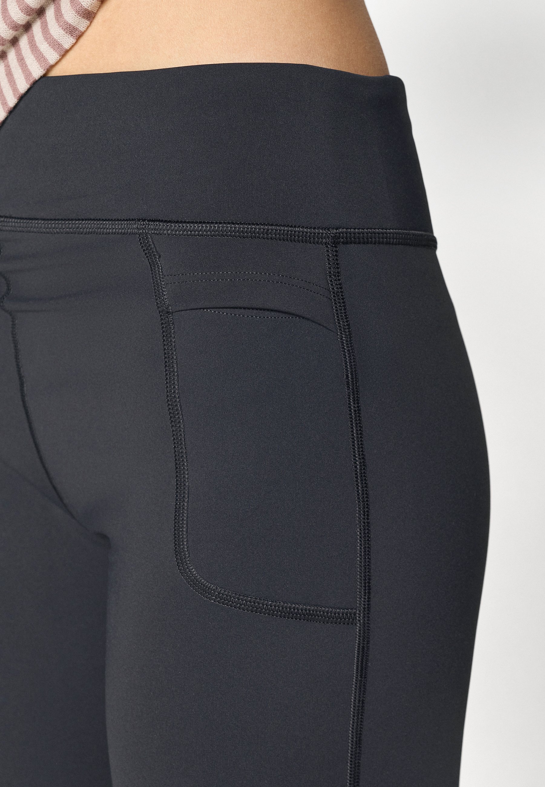 ODLO ESSENTIAL WARM - Leggings - zwart