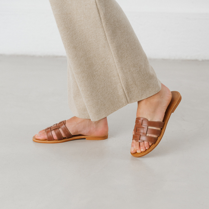 Mules à brides croisées  en cuir cognac