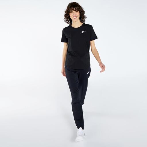 Nike Sportswear Club