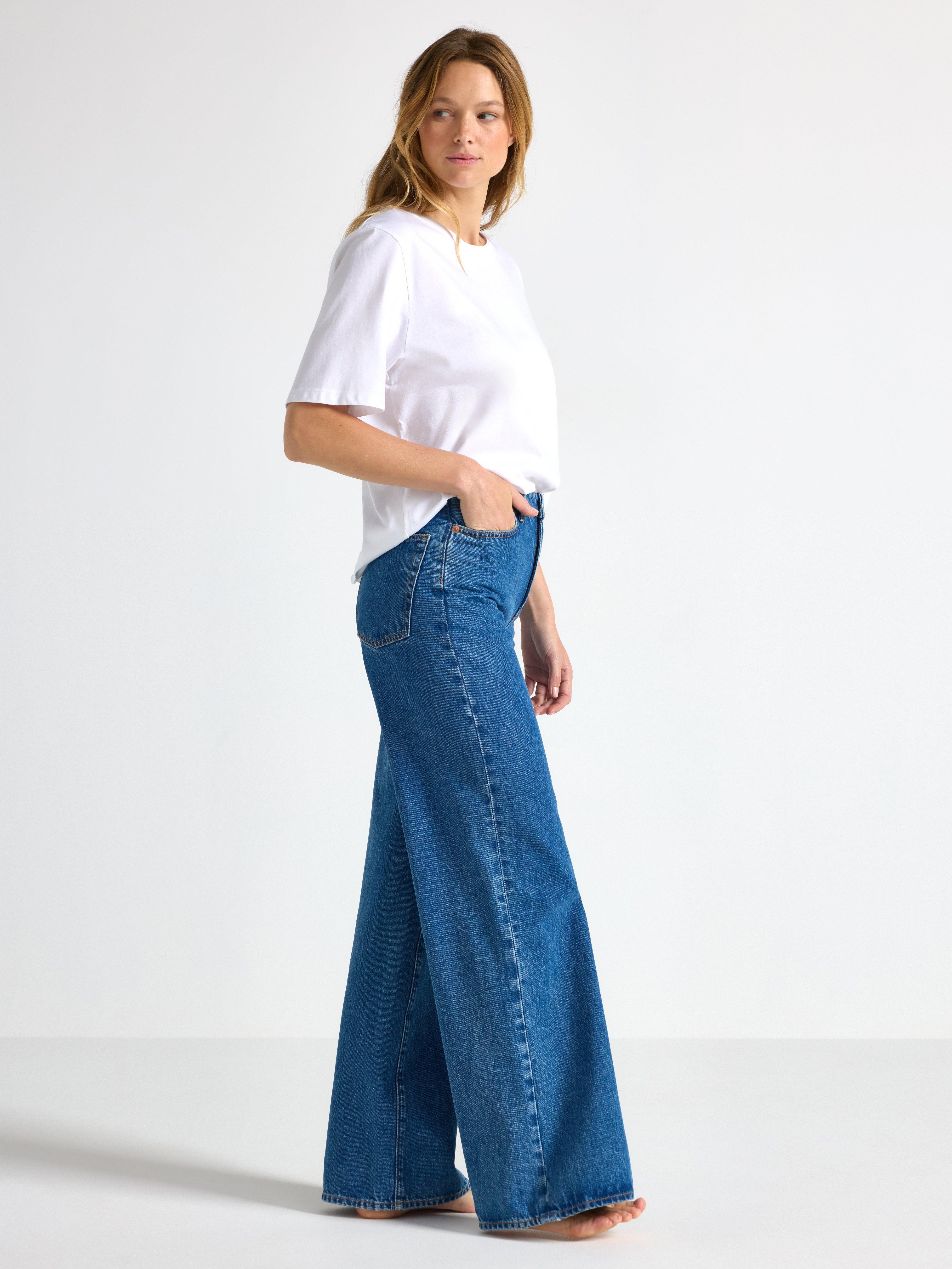 Blugi Jackie cu croi extra lați, albastru denim